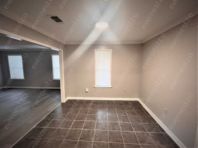Foto del edificio - 104 Boxwood Pl S