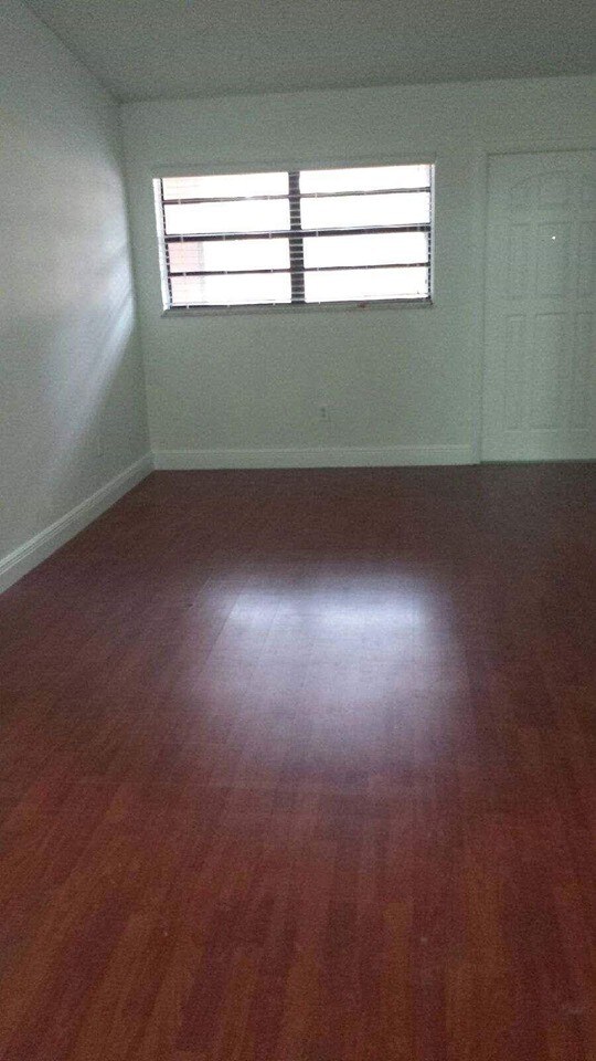 Building Photo - 18200 Mediterranean Blvd