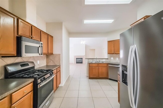 Building Photo - 15527 Fir Woods Ln