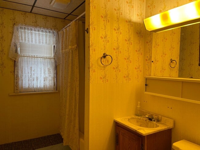 Building Photo - 13 Mcclellan Ave