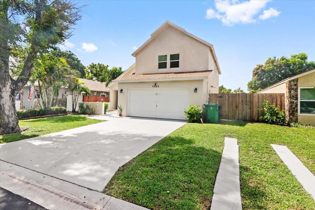 Foto principal - 9802 SW 57th St