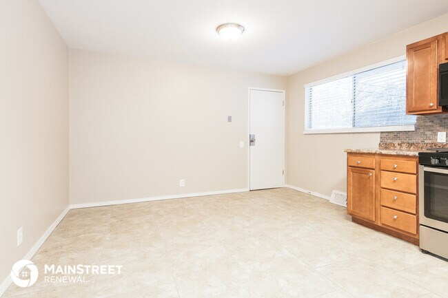 Building Photo - 1641 Hudson Dr