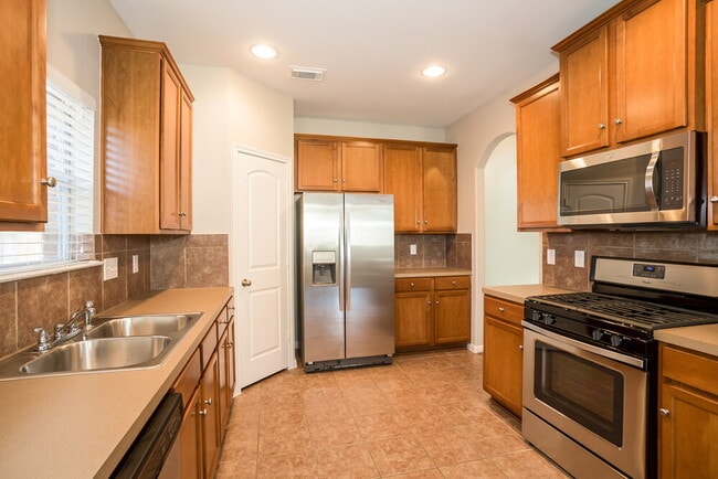 Foto del edificio - 6015 Starbrook Creek Dr