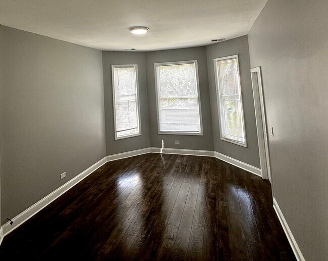 Foto del edificio - 9357 S Burnside Ave