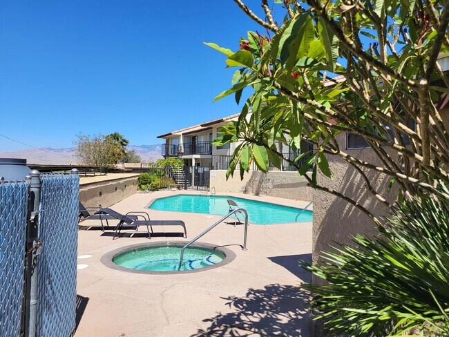 Foto del edificio - SUPER CLEAN & CUTE 2 BED 2 BATH