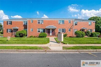 Building Photo - 326 Central Ave