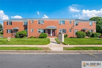 Building Photo - 326 Central Ave