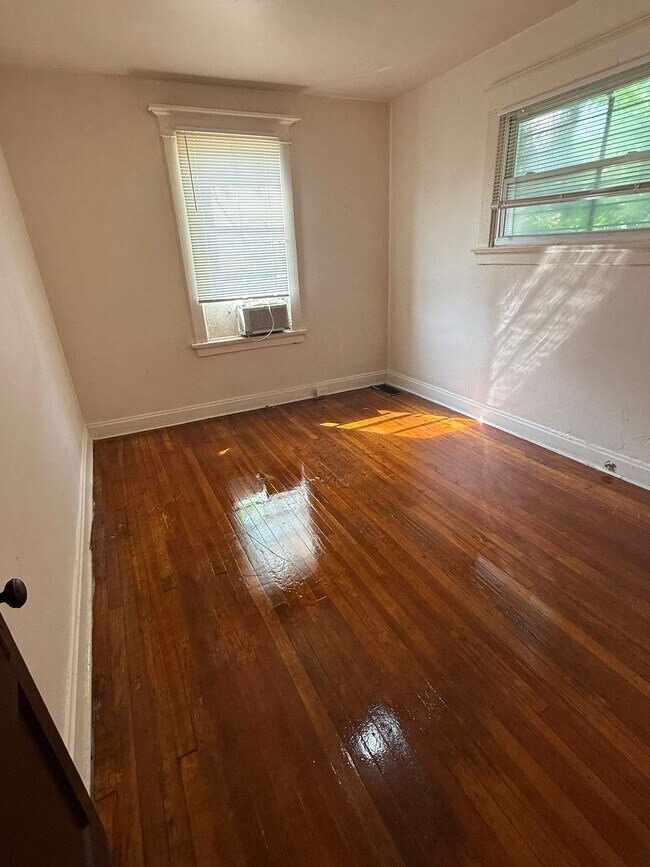Foto del edificio - 5619 Park Ln