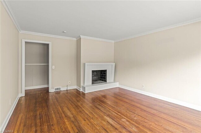 Building Photo - 3 Bedroom Ardmore Home- Pets Welcome-Flexible Lease Lengths Available
