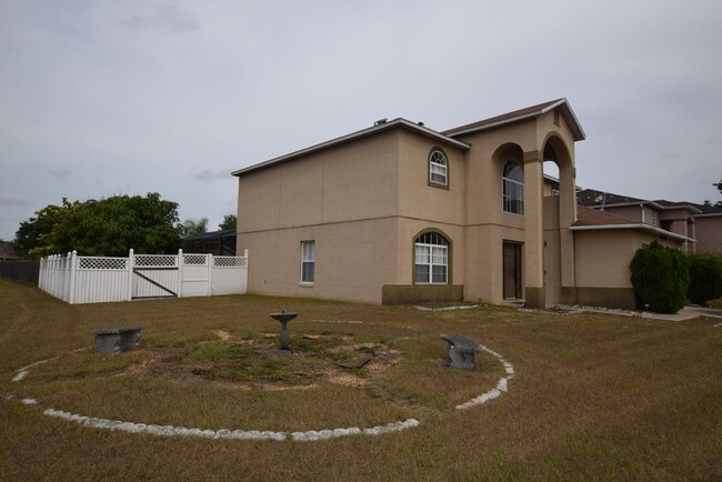 Building Photo - Single Family Home For Rent at 2400 Willow...