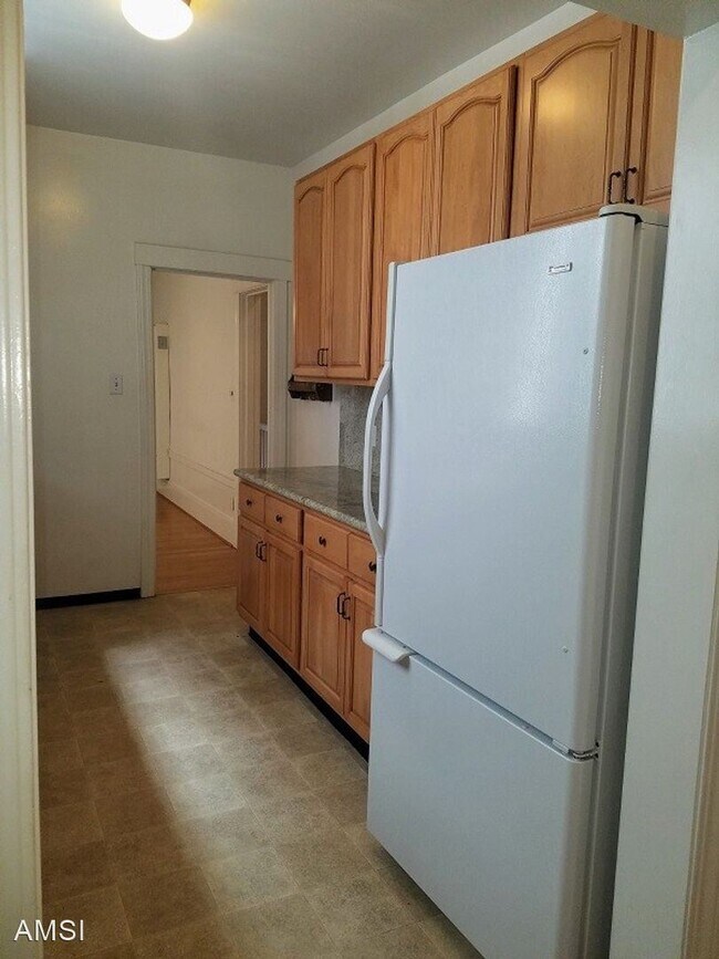Building Photo - 3 br, 1.5 bath House - 3032 Steiner Street