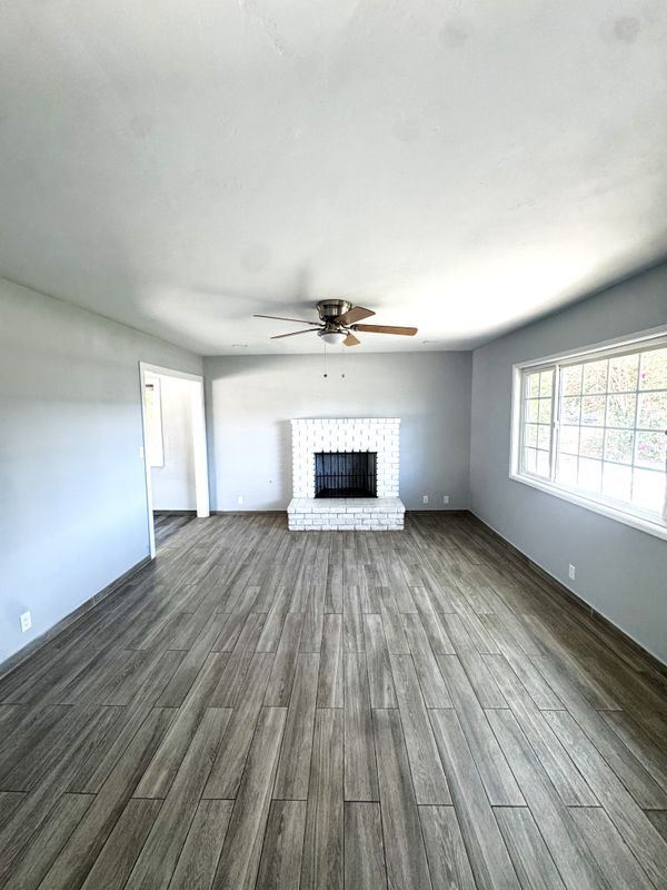 Foto del edificio - 221 E Maple St