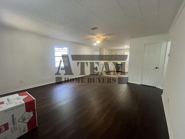 Foto del edificio - 119 E Golden Oaks Dr