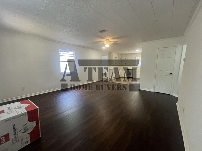 Building Photo - Fully Remodeled 3 Bedroom 2 Bathroom