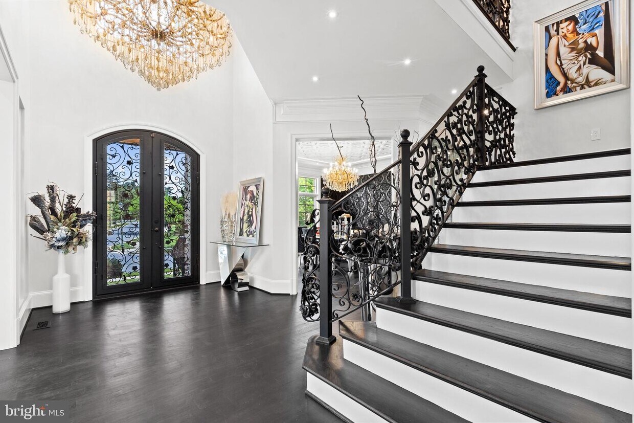 Foto principal - 6101 Rosemont Dr