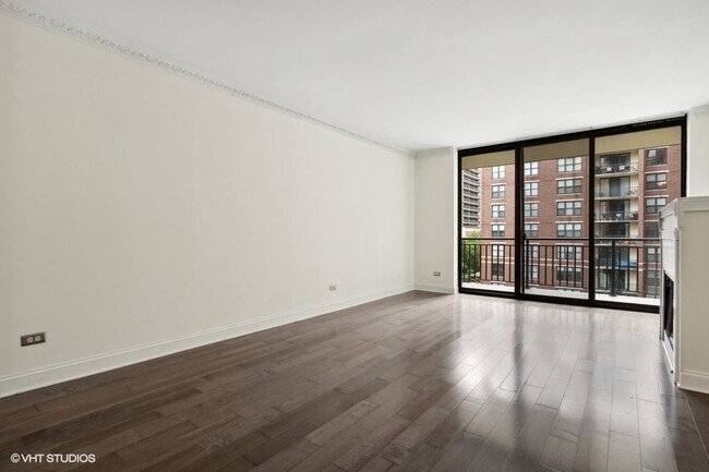 Building Photo - 55 W Delaware Pl