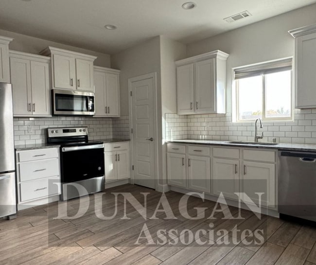 Building Photo - Newer construction 3 bedroom - 2.5 bath home