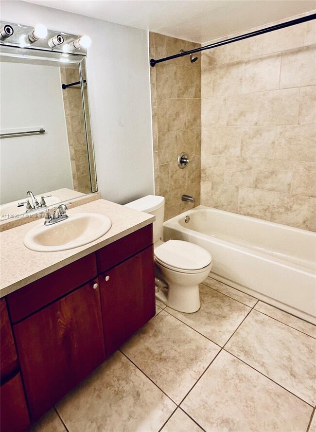 Building Photo - 7204 Fairway Dr