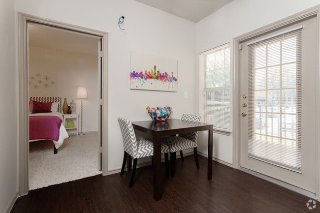 2BR,2BA - 852SF B1 - DINING AREA - Arbors of Denton Apartments