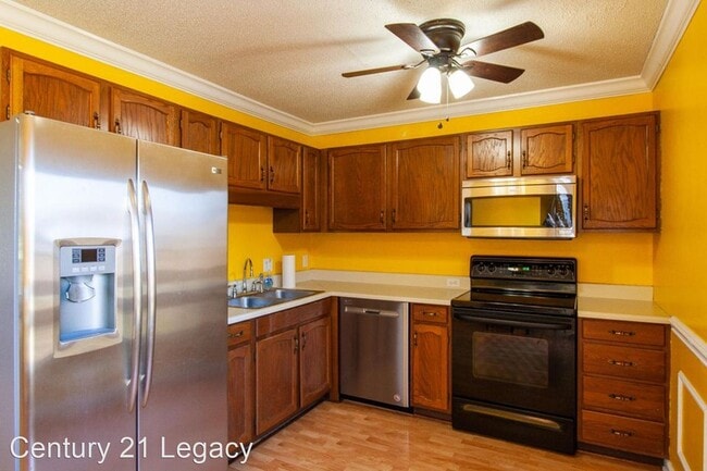 Building Photo - 2 br, 1.5 bath House - 2522 E Lakeview Drive
