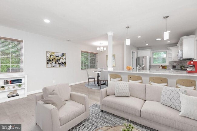 Foto del edificio - 710 N Buchanan St