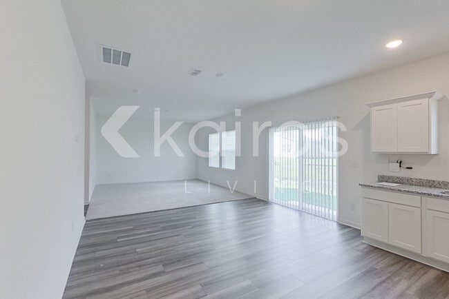 Building Photo - 634 Muster Fld Ct