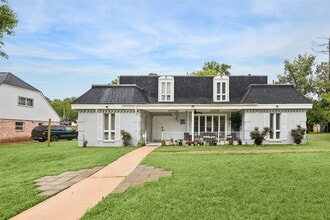 Building Photo - 7511 Theisswood Rd
