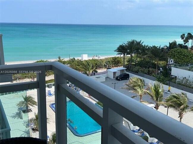 Foto del edificio - 6917 Collins Ave