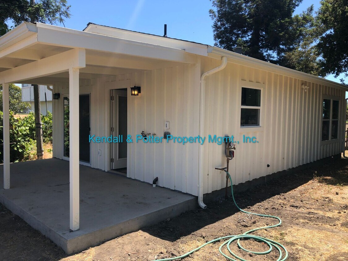 Primary Photo - East Lake Ranch, LLC