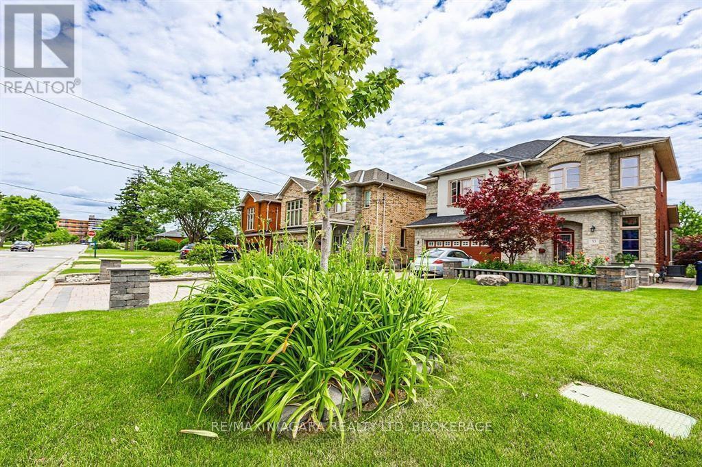 Photo principale - 33 St Andrews Blvd