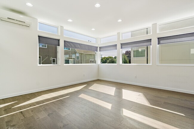 Foto del edificio - 2416 NW 62nd St
