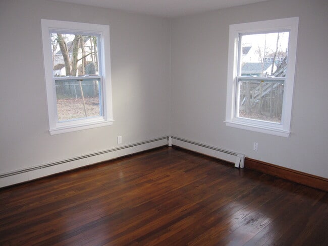 Building Photo - 366 Hollis St