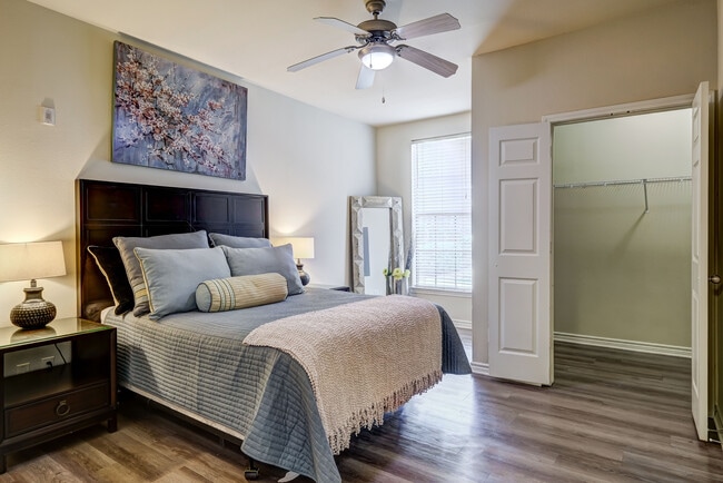 Photo - Paramount at Cedar Lodge Apartments