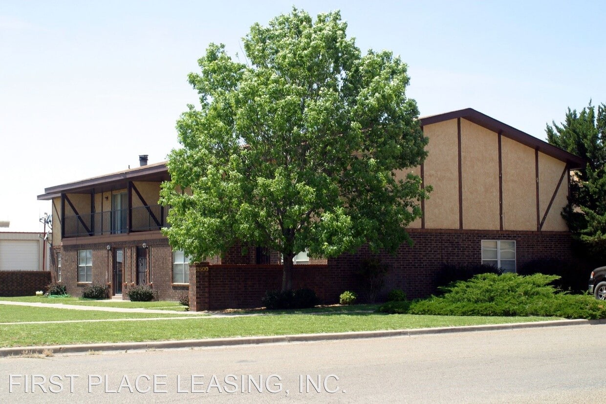 Primary Photo - 2 br, 1.5 bath House - 3500 C Adenmor Ct.