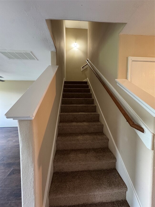 Building Photo - 15718 Colonial Bridge Ln