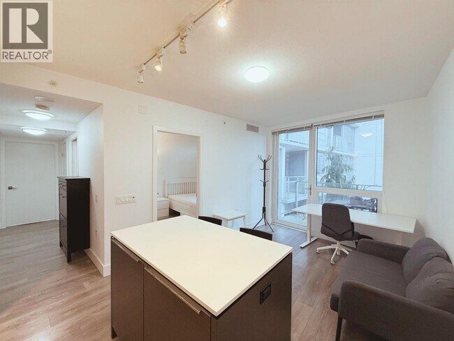 Photo du bâtiment - 5233 Gilbert Rd.