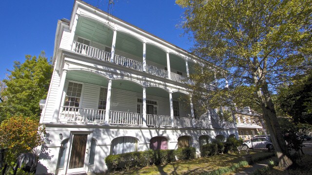 Foto del edificio - 70 Ashley Ave