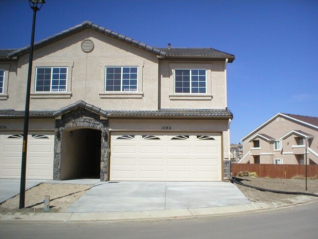 Building Photo - 1080 Cheyenne Villas