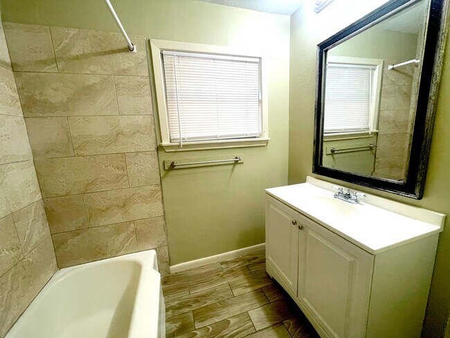 Foto del edificio - 7906 Pecan Villas Dr