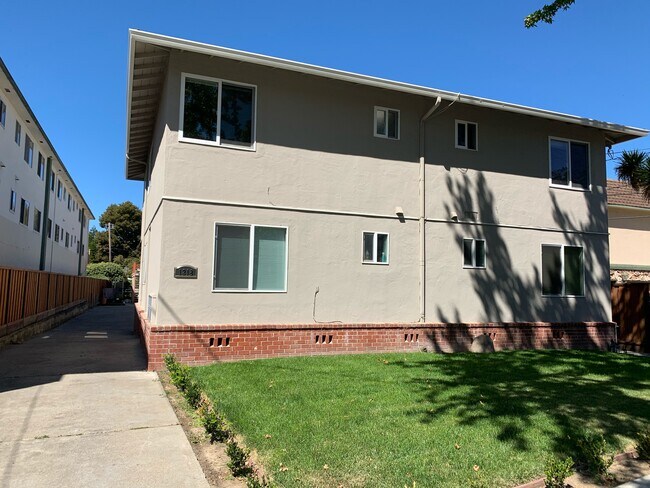 Front Lawn - 1218 Floribunda Ave