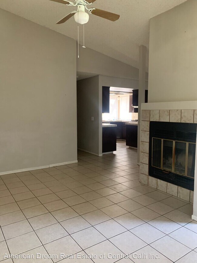 Foto del edificio - 3 br, 2 bath House - 2277 N. 10th Ave.