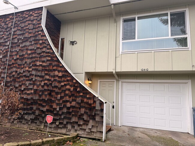 Foto del edificio - Fully Furnished 2 bed, 1 bath w/ Garage in Puyallup!