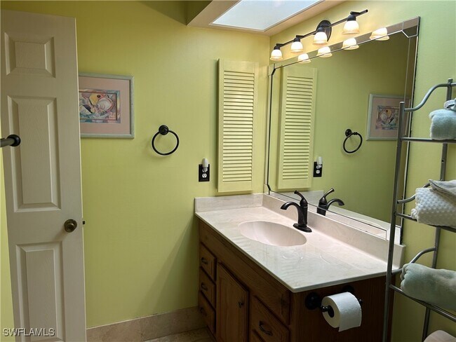Building Photo - 16540 Heron Coach Way