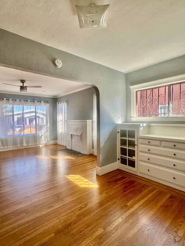 Foto principal - Charming single family home available for ...