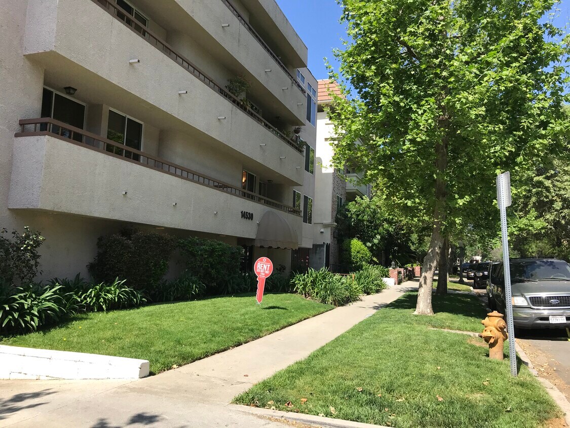 Street view - 14530 Benefit St