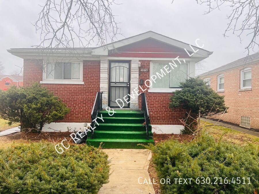 Primary Photo - *** 3 BDRM - 2 BTH / FENCED YARD / PET FRI...