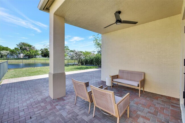 Building Photo - 655 NE 193rd Terrace