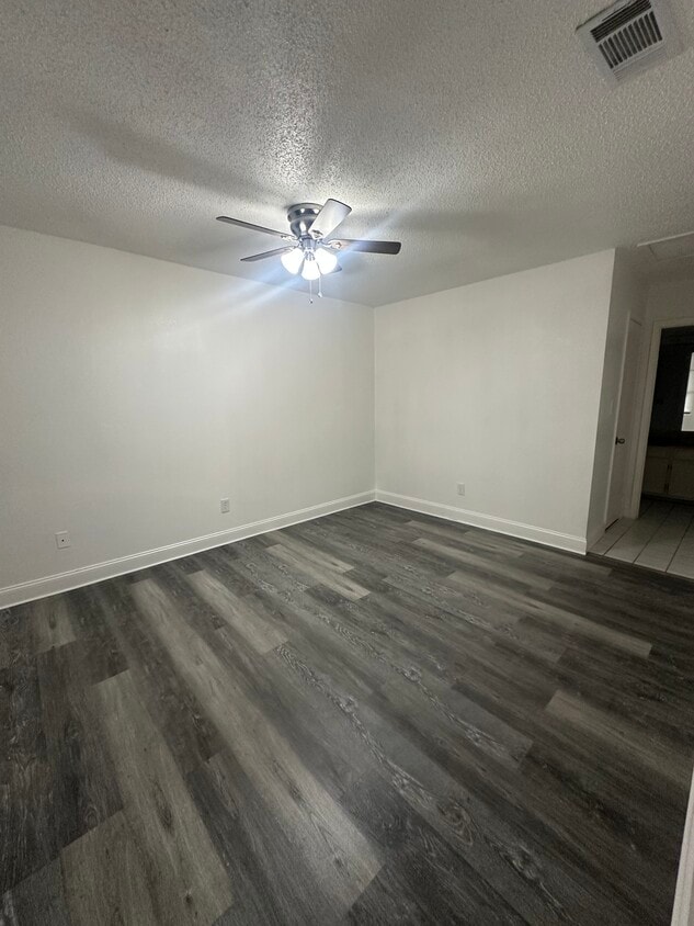 Building Photo - 710 Legion Dr