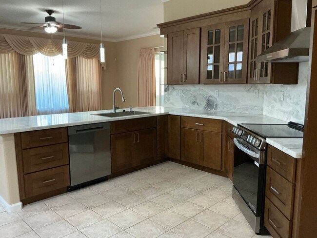 Building Photo - 1750 Bella Terra Dr