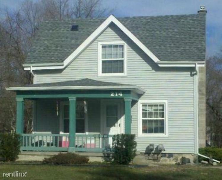 Primary Photo - 2 br, 1 bath House - 214 N Summit St Apart...